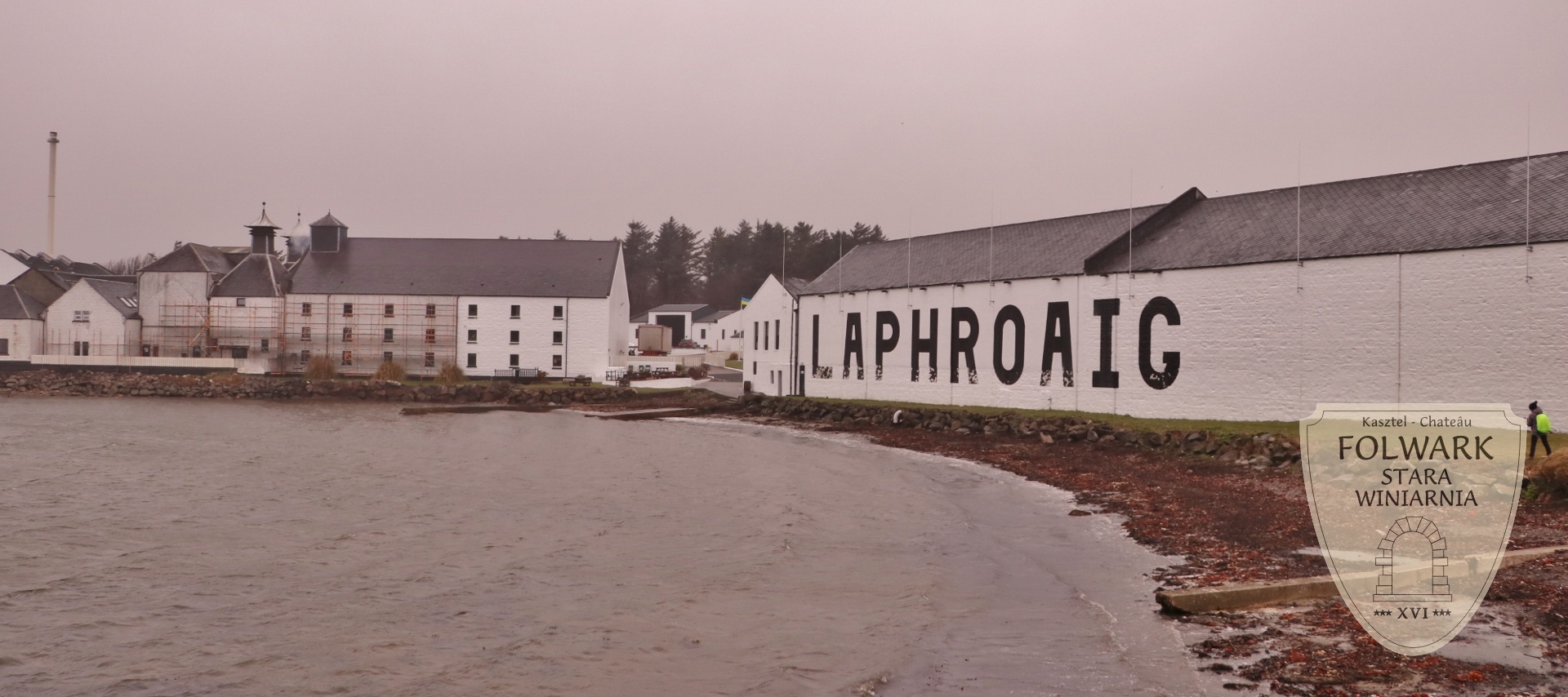 Destylarnia Laphroaig Klub Wina Folwark Stara Winiarnia whisky z Islay